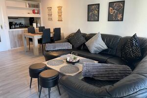 Apartment 527