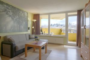 Apartment 438